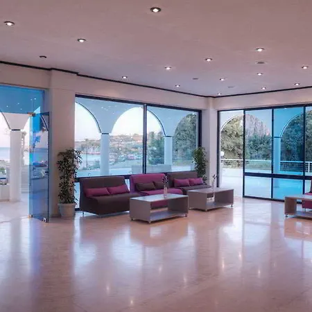 Larisa Boutique Hotel 3*